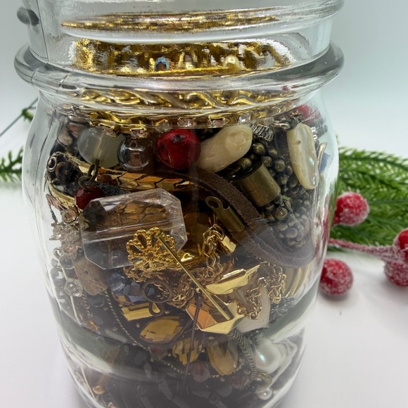 Assorted Brown and Gold Jewelry Jar 🏺 - Picture 5 of 12
